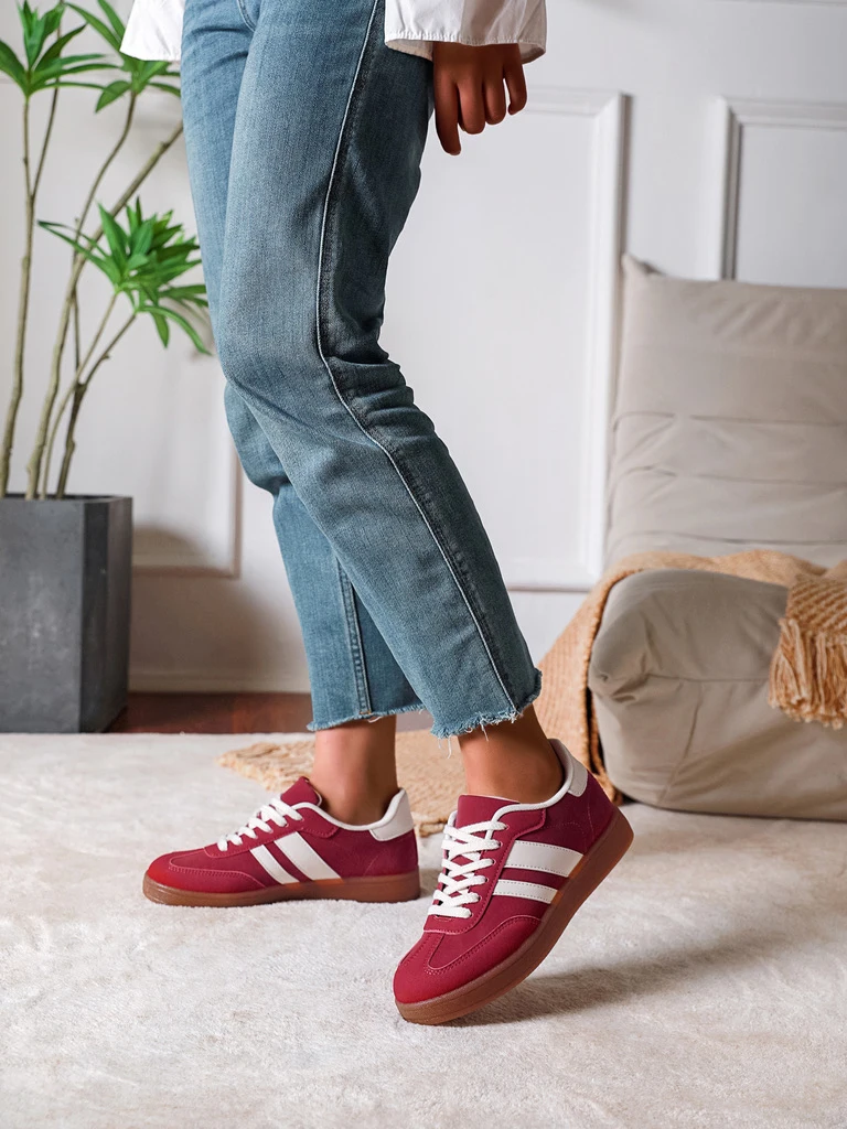 Chaussures “Pas besoin de courir pour être stylée” (Rouge, 36)