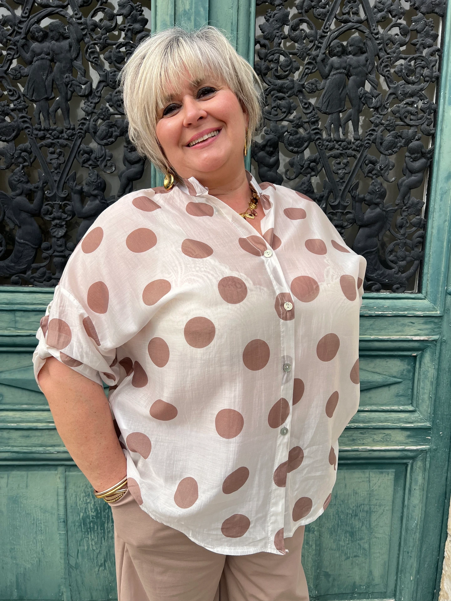 Chemise à pois (Beige)