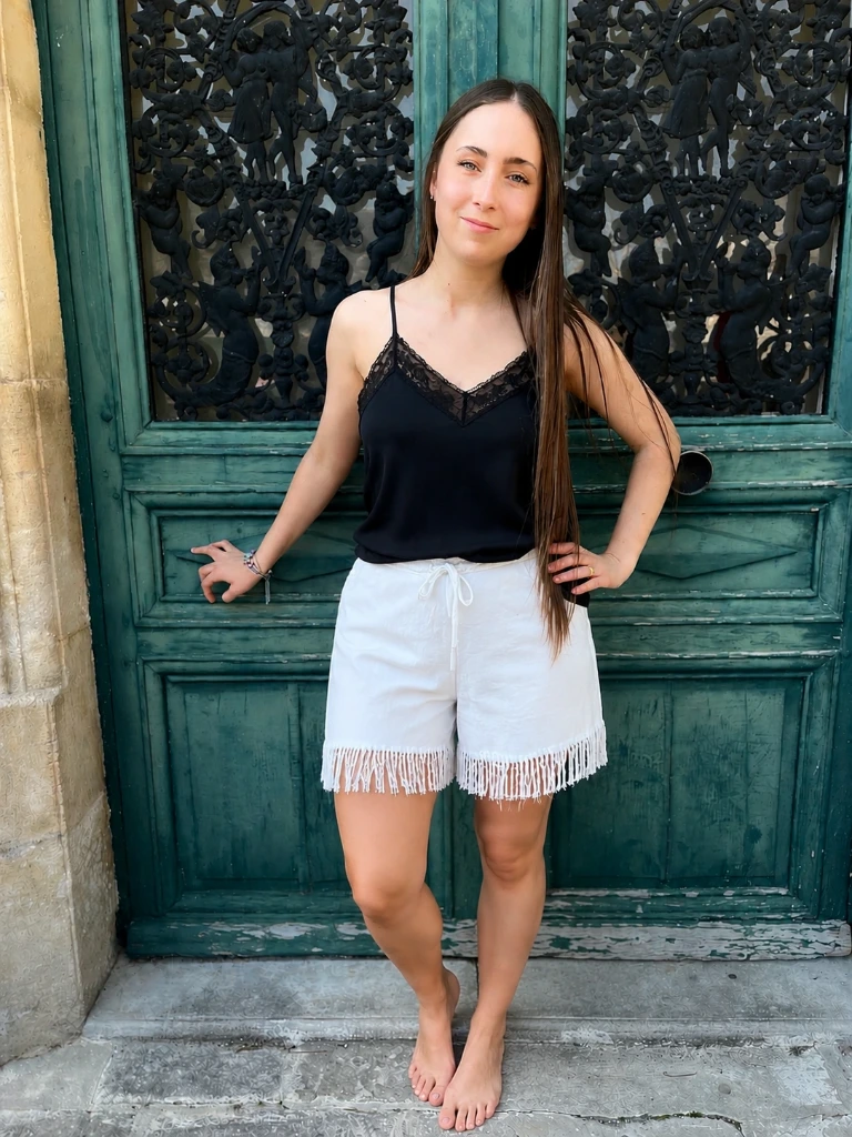 Short frangé blanc