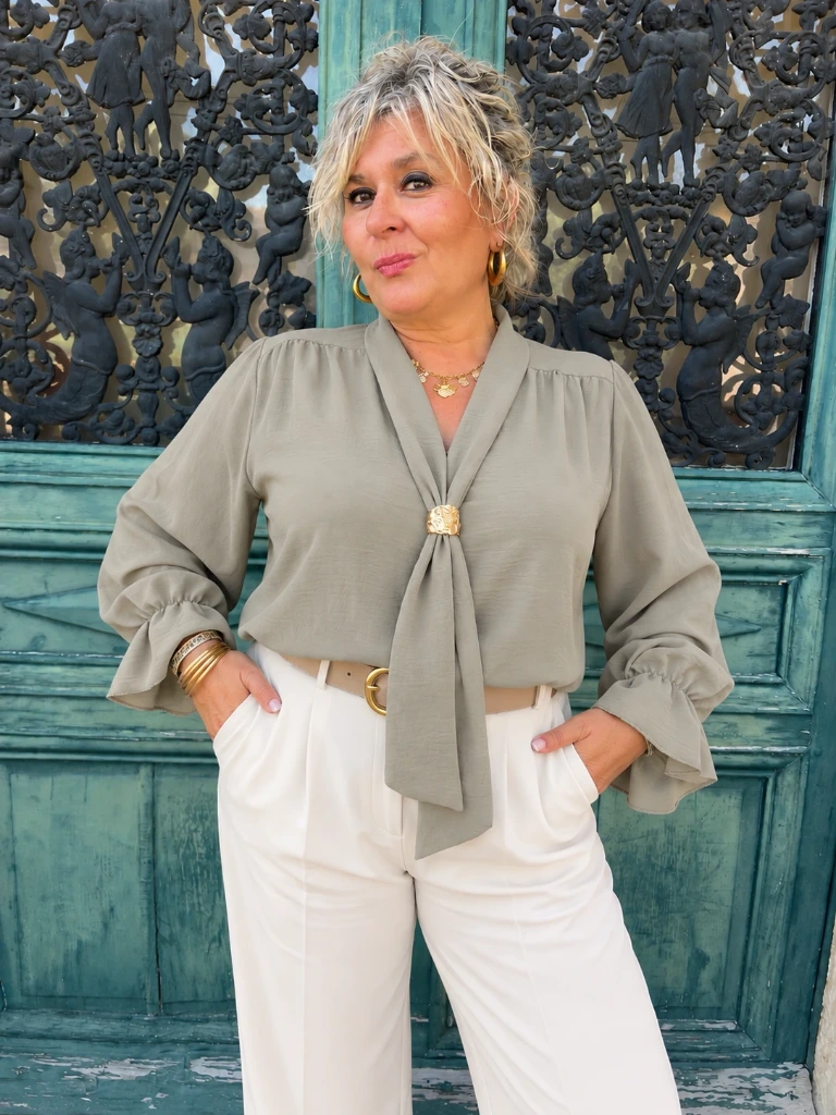 Blouse Signature
