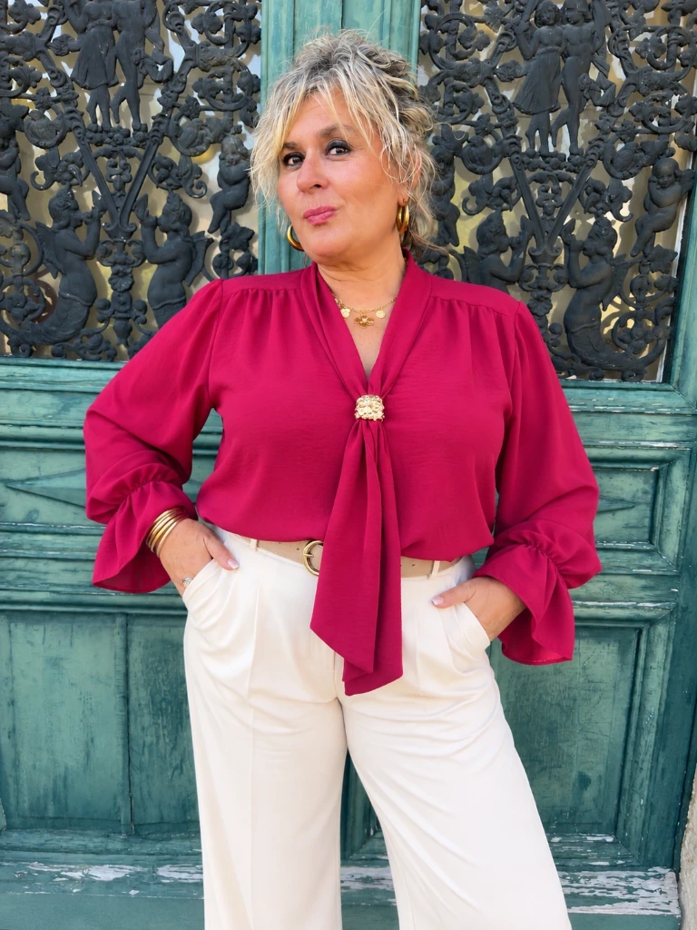 Blouse Signature